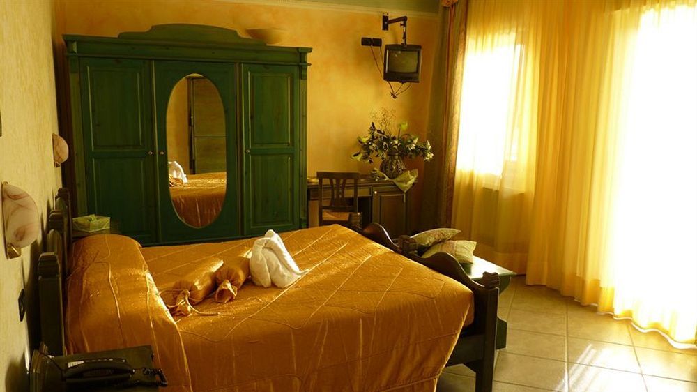 Hotel Don Luis Castel Di Sangro Eksteriør billede